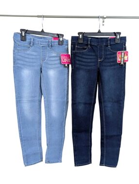 2 NEW Real Love Skinny Jeans - Light Wash & Dark Wash - Size 8 Girls Jeggings